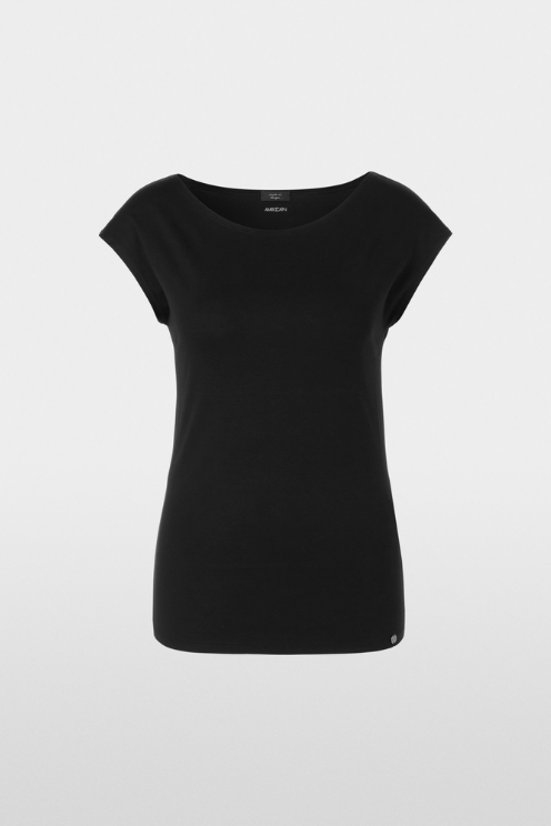 Basic Top With a Wide Neckline in Black