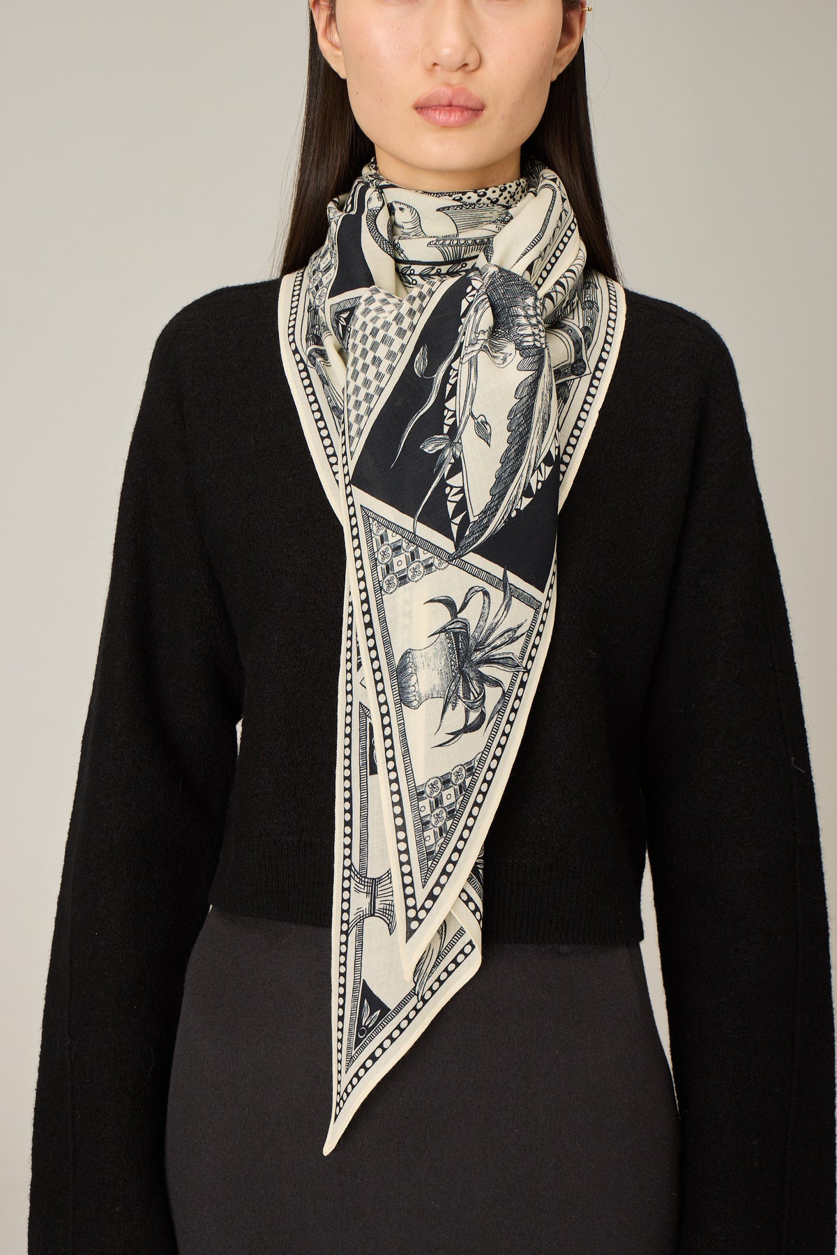 TRIANGLE 130 WOOL BAROCCO BLACK/NOIR