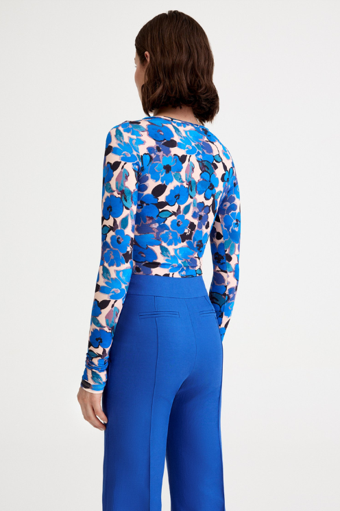 Scrunch Sleeve Crewneck Tee