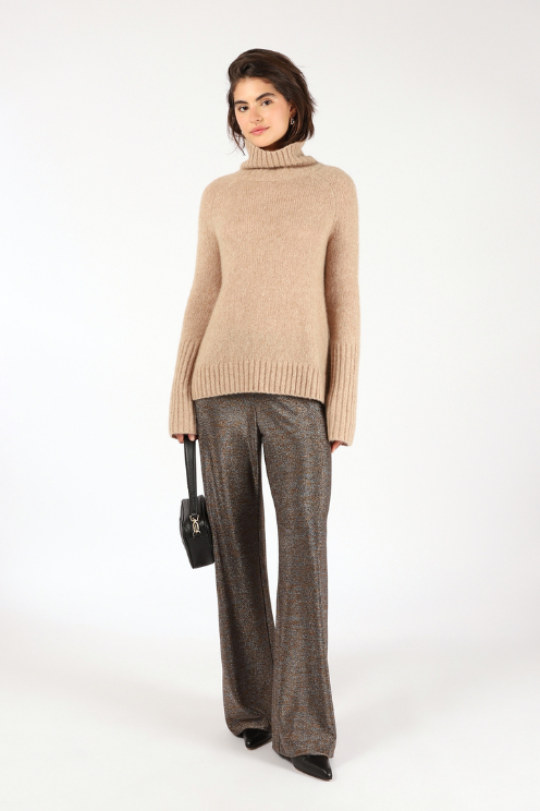 Seductive Kimberly - Mixed Metals