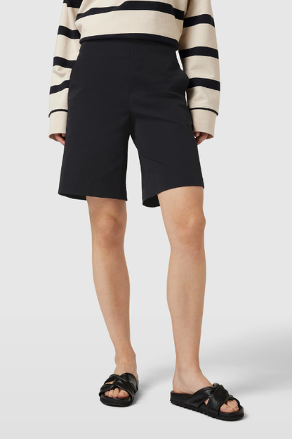 Iska Short