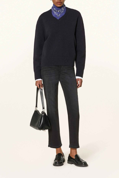 Piper Short - Modern Dark
