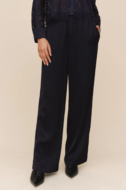 Sleek Clean Wide Leg Pant