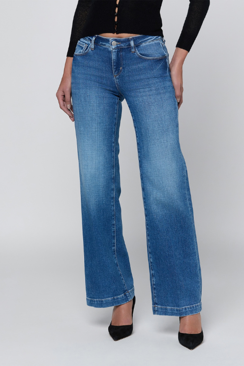 Joanne Low-Rise Wide-Leg Jean