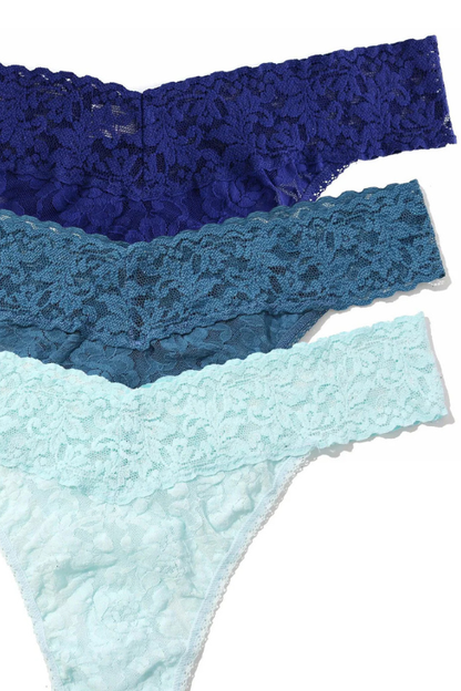 3 Pack Signature Lace® Original Rise Thongs In Printed Box