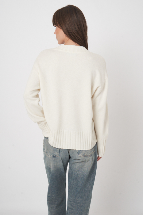 Knitted Pullover in Cream