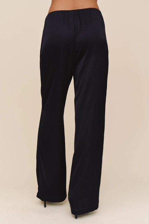 Sleek Clean Wide Leg Pant