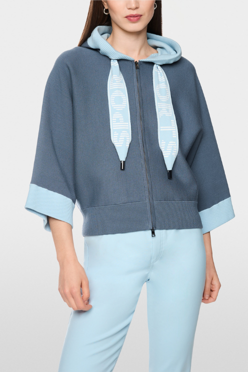 Boxy Zip-up Sweater