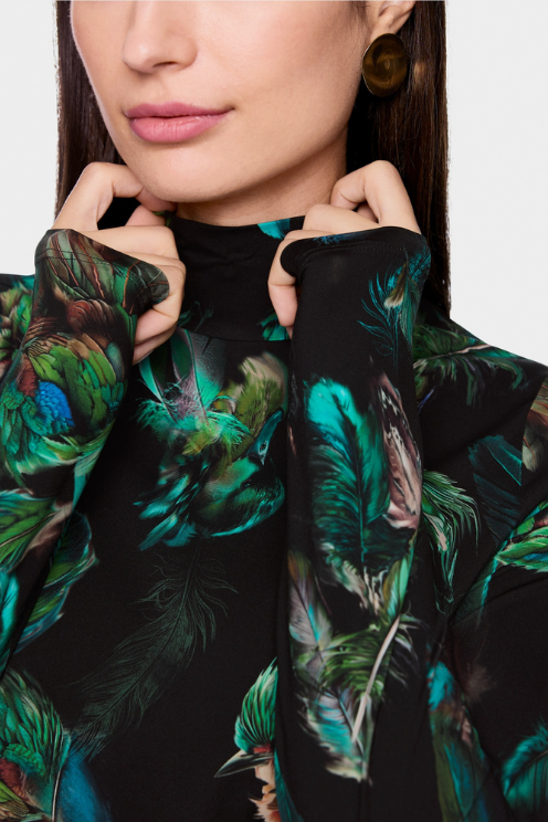 Stretch Feather Print Turtleneck