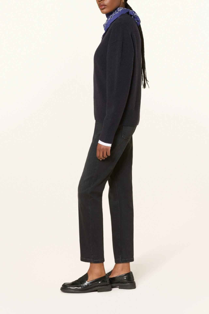 Piper Short - Modern Dark