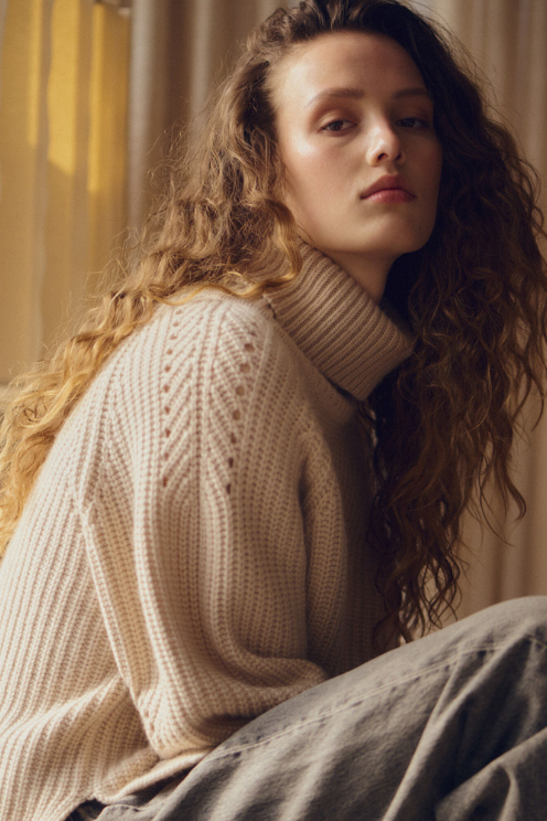 Wool-Cashmere Chunky Rib Turtleneck Sweater