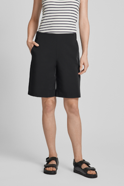 Iska Short
