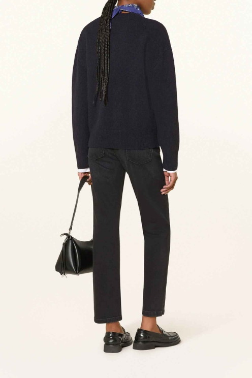 Piper Short - Modern Dark