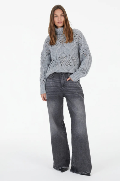 Chunky Cable-knit Pullover