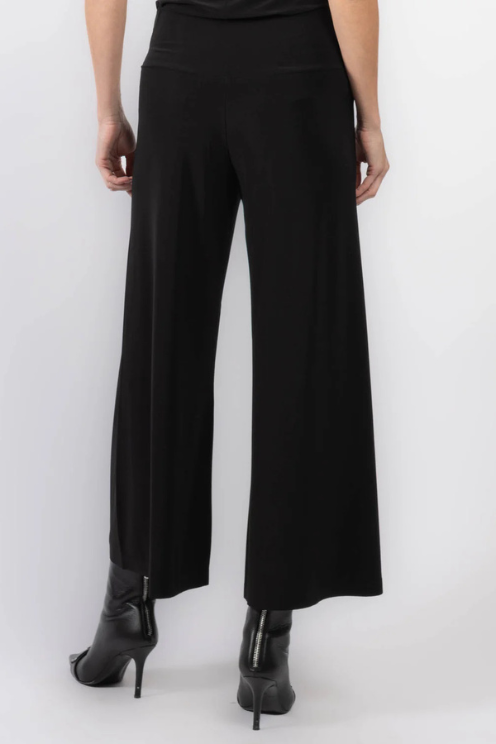 Short Straight Leg Pull on Pant