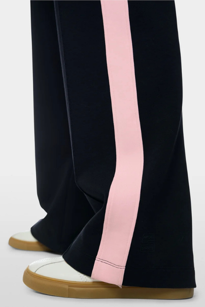 Wide-fit Leisure Pant