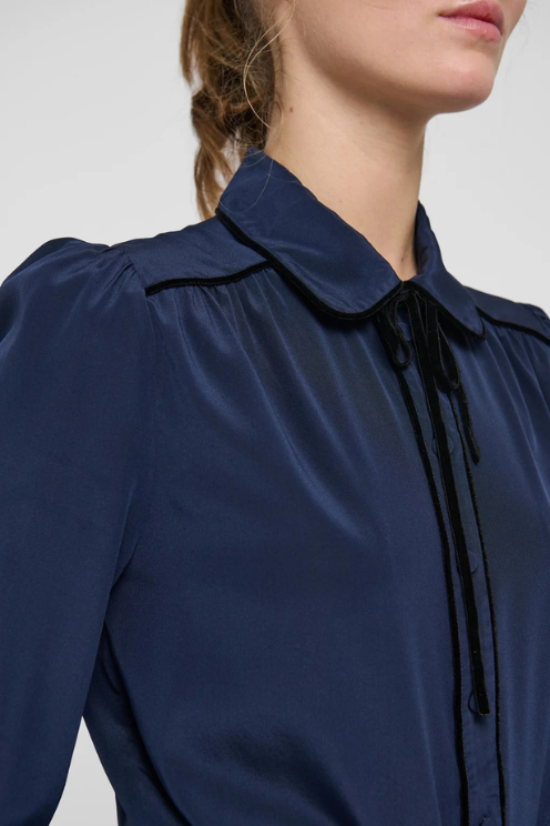 Margit Blouse