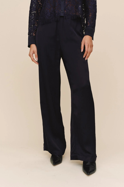 Sleek Clean Wide Leg Pant