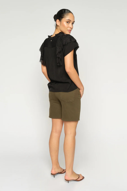 Bati Len Shorts