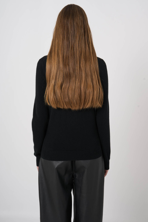 Essential 100% Cashmere V-neck Sweater