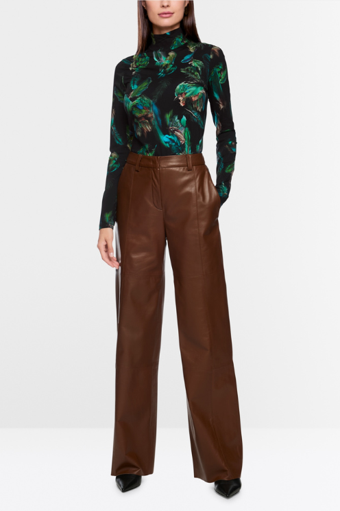 Stretch Feather Print Turtleneck