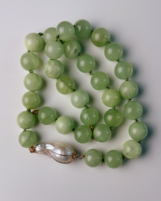 Light Green Jade Baroque Collar