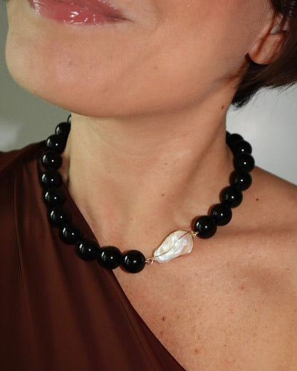 Onyx Baroque Collar