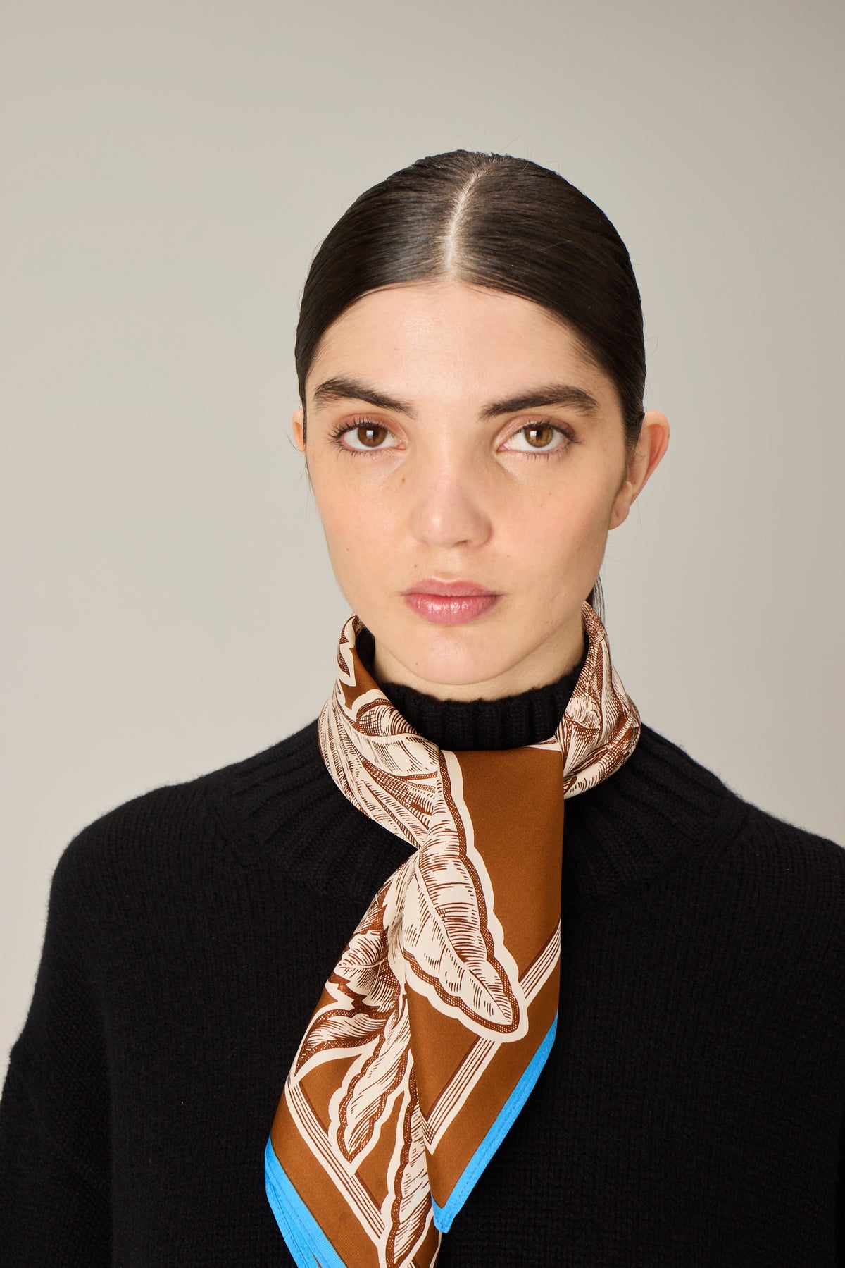 SQUARE / CARRE 65 BANGALOR CARAMEL/CARAMEL