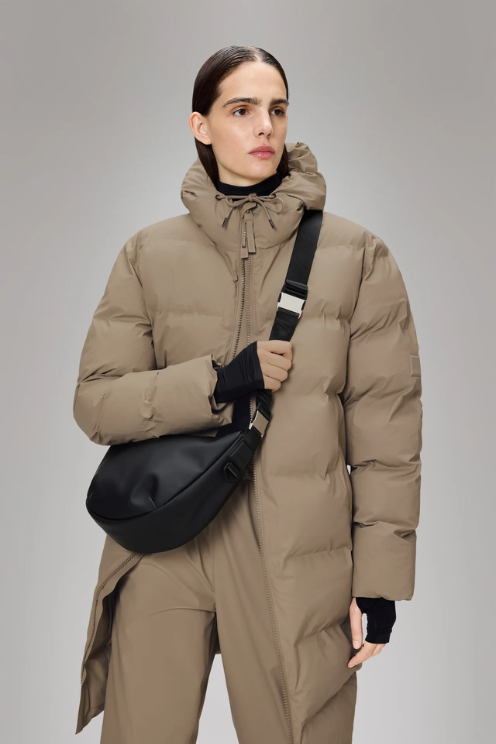 Valera Shoulder Bag in Black