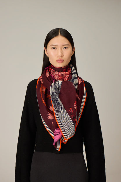 SQUARE / CARRE 130 GUSTAV BURGUNDY/BORDEAUX