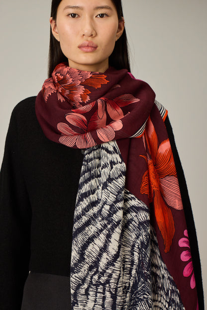 SQUARE / CARRE 130 GUSTAV BURGUNDY/BORDEAUX