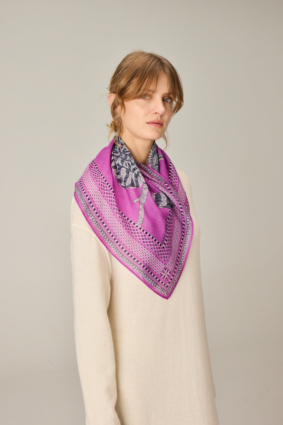 SQUARE / CARRE 70 CHOUETTE PURPLE/VIOLET