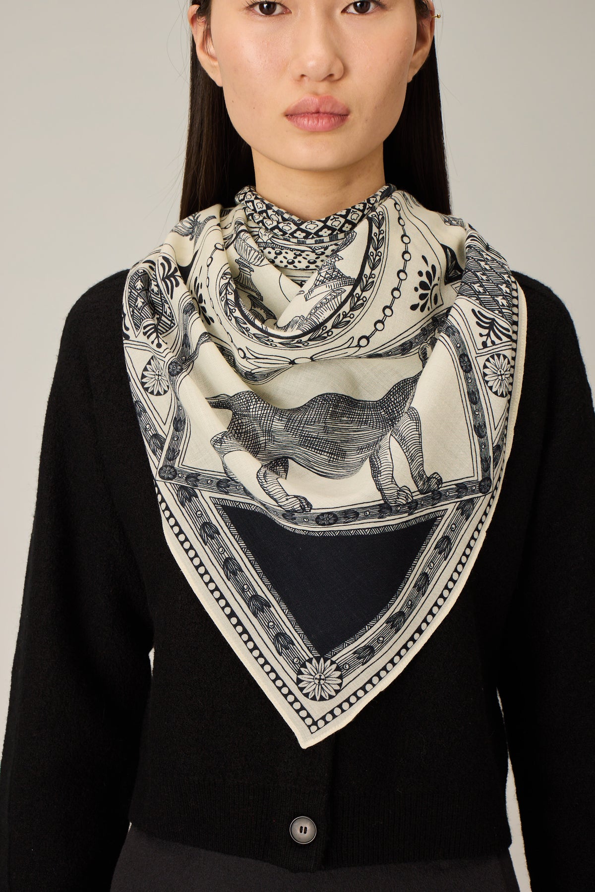 TRIANGLE 130 WOOL BAROCCO BLACK/NOIR