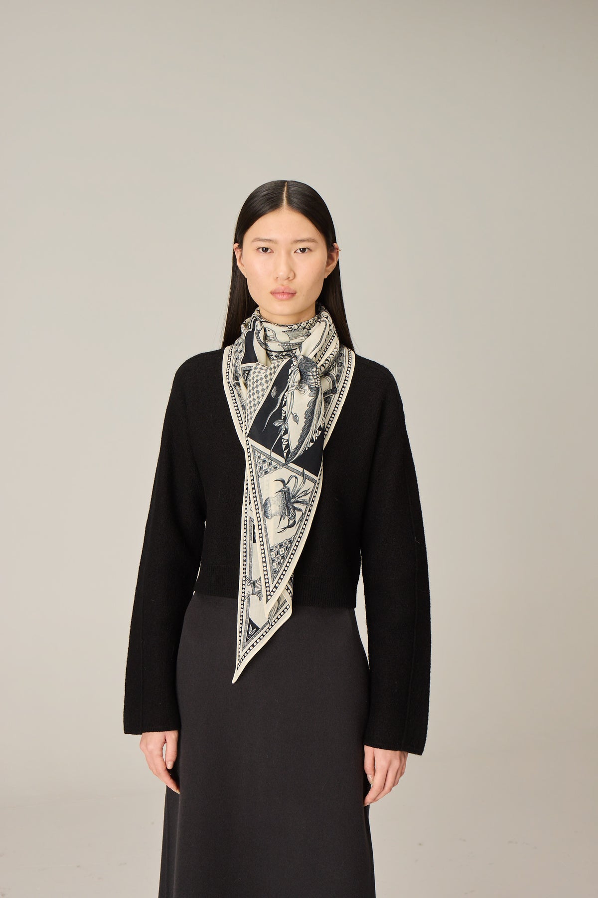 TRIANGLE 130 WOOL BAROCCO BLACK/NOIR