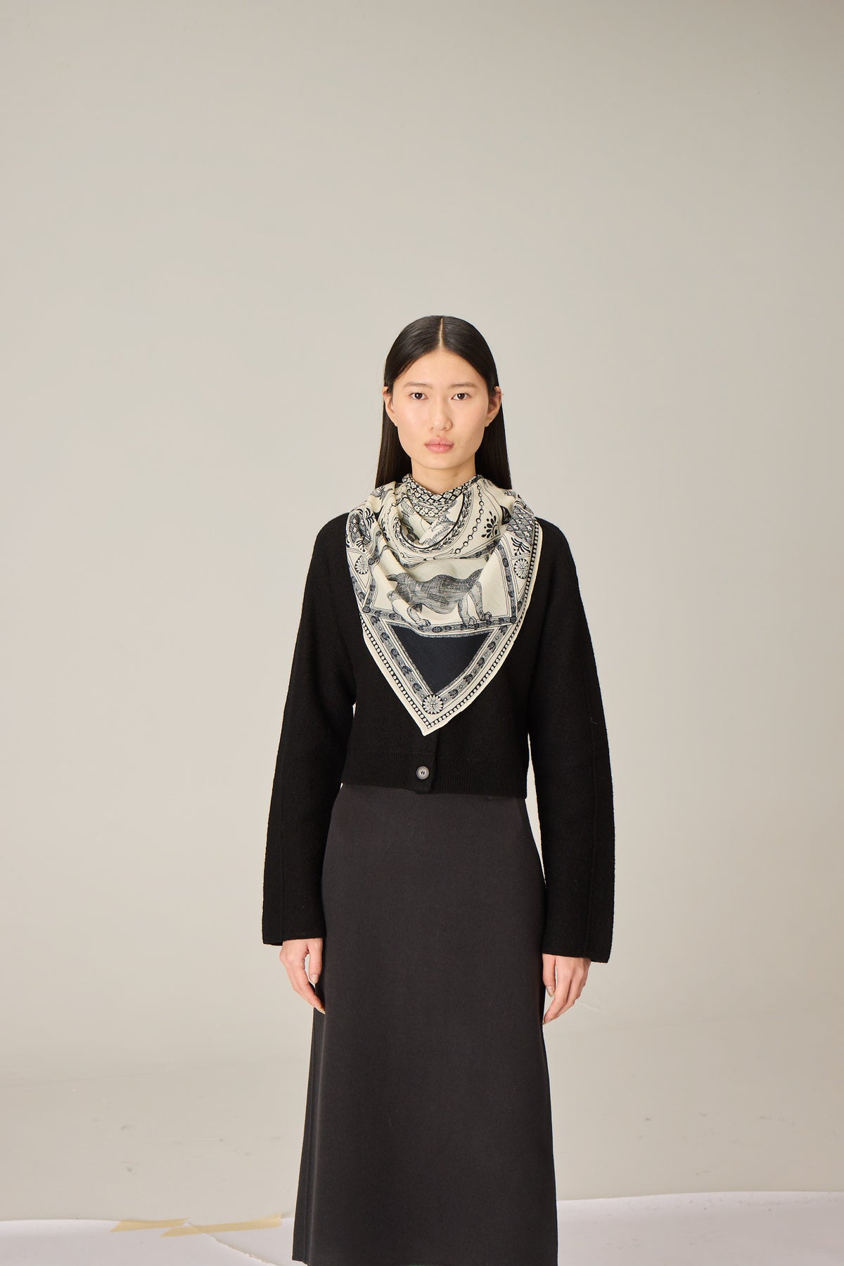 TRIANGLE 130 WOOL BAROCCO BLACK/NOIR