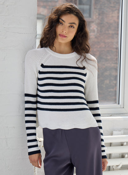 Placement Stripe Scallop Shaker Crew