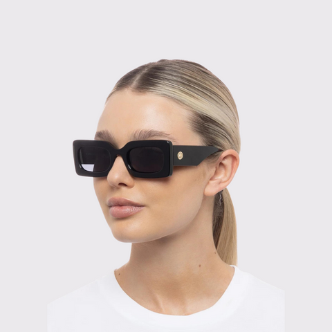 Le Specs Sunglasses 'Oh Damn' in Black