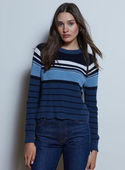 Engineered Stripe Scalloped Shaker Crew